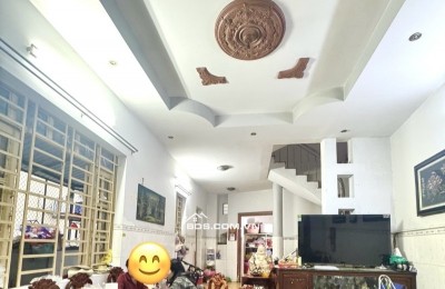 Bán nhà Phường Thủ Đức, đường Hồ Văn Tư, 110m2, 3 tầng, 4PN, sổ hồng, giá 5.7 tỷ. LH: 0933125879